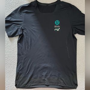 Lululemon T-Shirt
